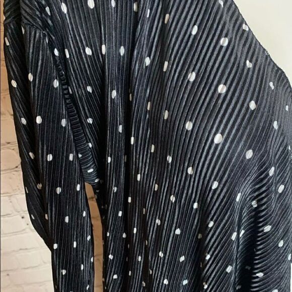 🔮LULAROE | Black Polka Dot Ribbed Kimono - Picture 3 of 4